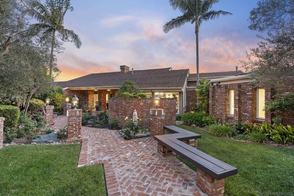 Photo of 6525 Crystalaire Dr, San Diego, CA 92120 (MLS # 260008703)