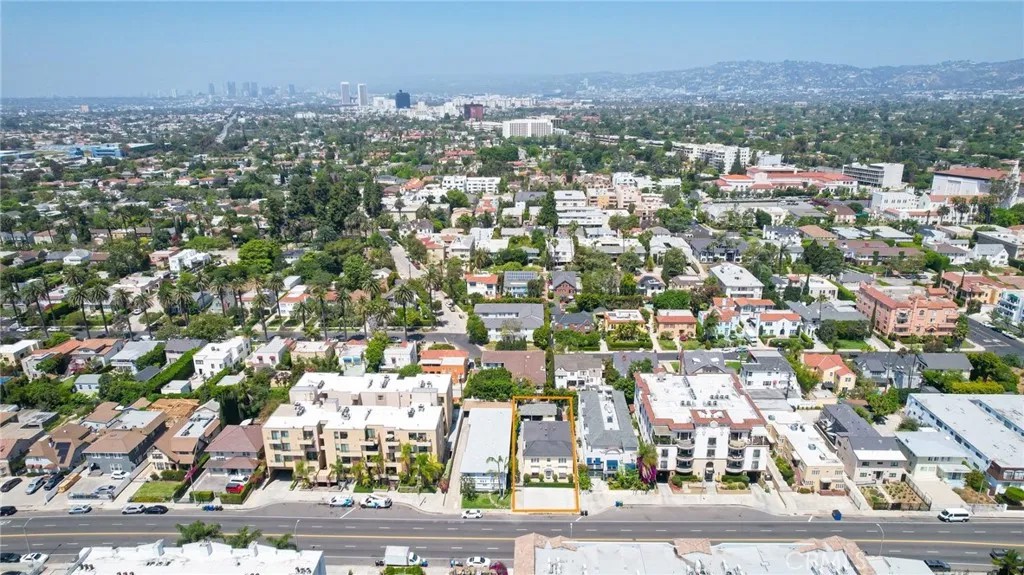 851 Crenshaw Boulevard