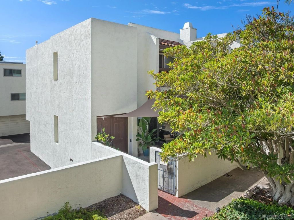 Photo of 6763 Caminito Del Greco, San Diego, CA 92120 (MLS # 250041578)
