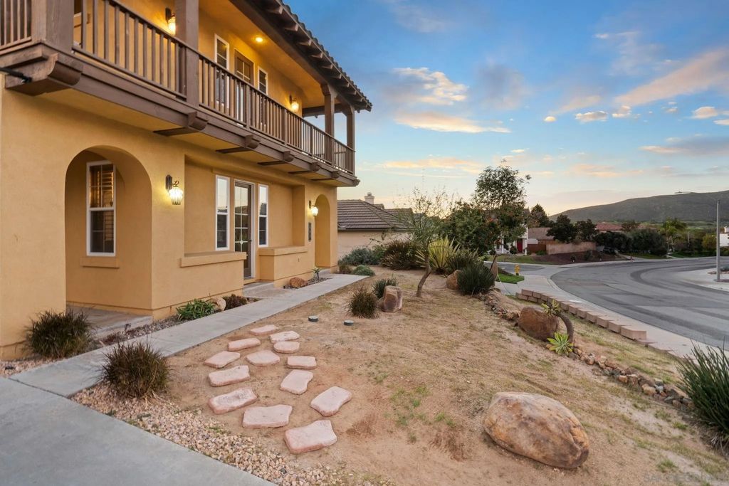 Photo of 644 Wilmington Dr, Chula Vista, CA 91914 (MLS # 260005011)