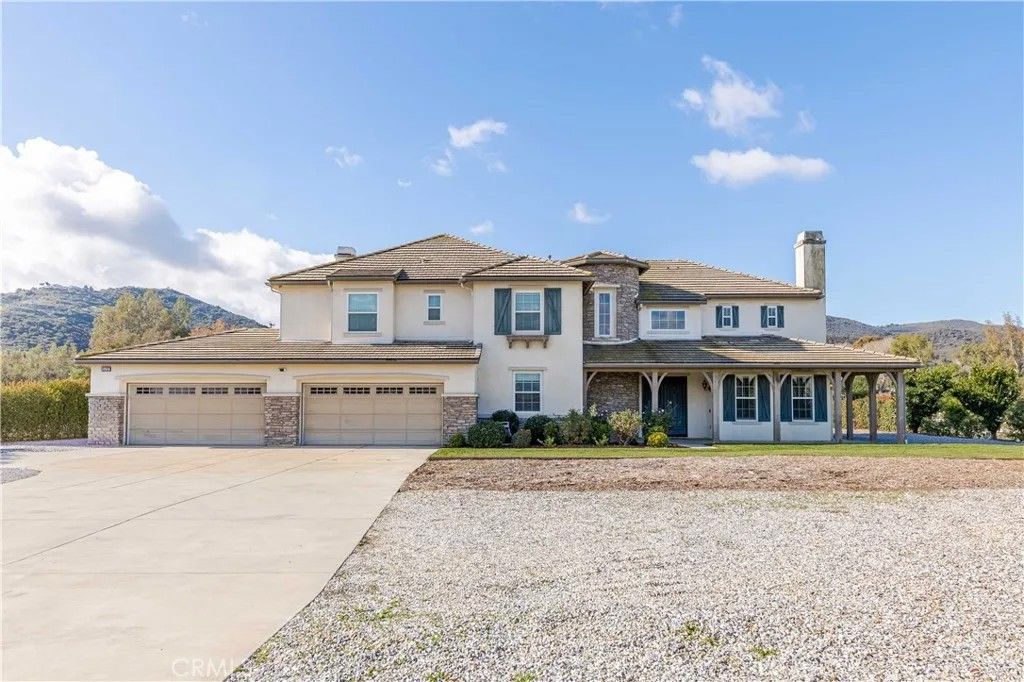 Photo of 25737 Bay Meadows, Murrieta, CA 92562 (MLS # SW26006768)