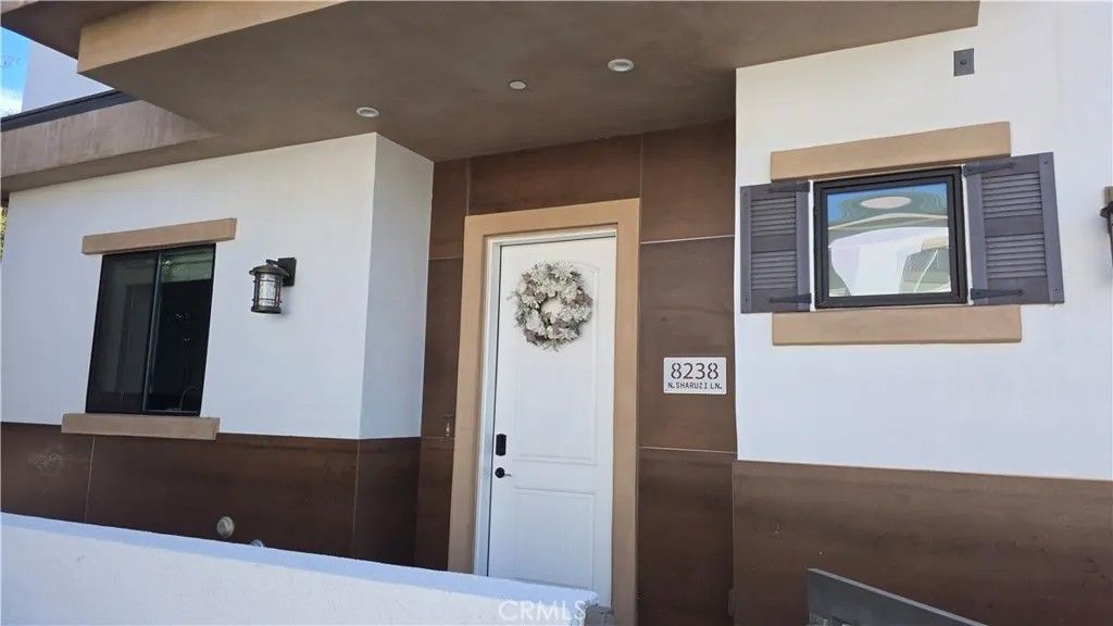 Photo of 8238 Sharuzi Lane, Northridge, CA 91325 (MLS # SR26095565)