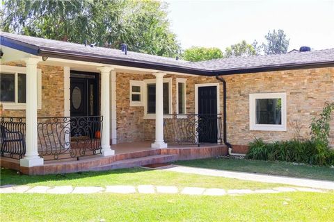 Tiny photo for 1496 Belleau Road, Glendale, CA 91206 (MLS # GD25232340)