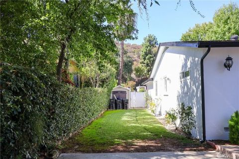 Tiny photo for 1496 Belleau Road, Glendale, CA 91206 (MLS # GD25232340)
