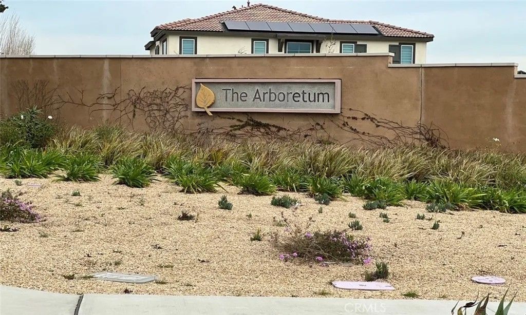 Photo of 16746 Mistletoe Ln, Fontana, CA 92336 (MLS # CV26018897)