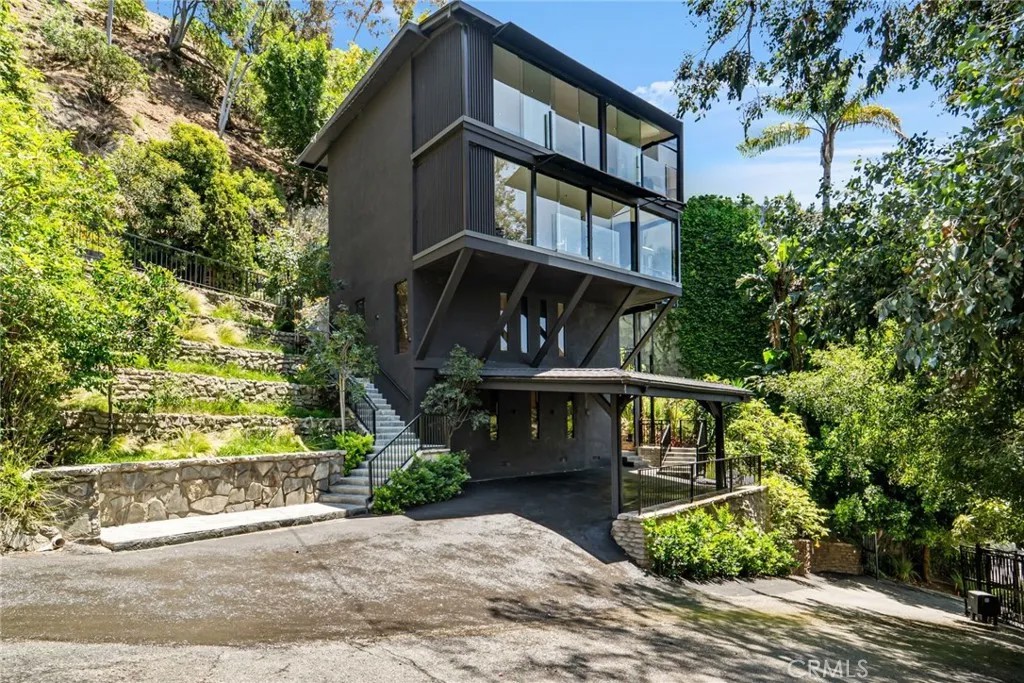 1782 Viewmont Drive