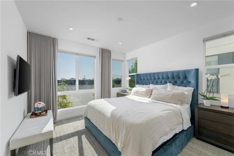 Tiny photo for 637 Cardiff Reef, Costa Mesa, CA 92627 (MLS # NP25272565)