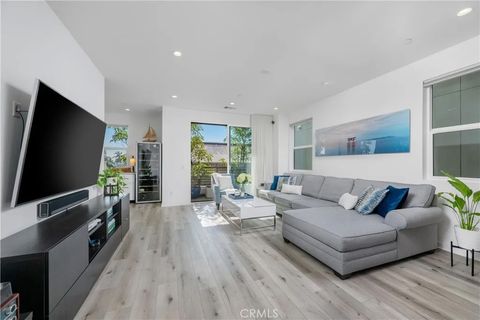 Tiny photo for 637 Cardiff Reef, Costa Mesa, CA 92627 (MLS # NP25272565)