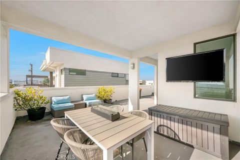 Tiny photo for 637 Cardiff Reef, Costa Mesa, CA 92627 (MLS # NP25272565)