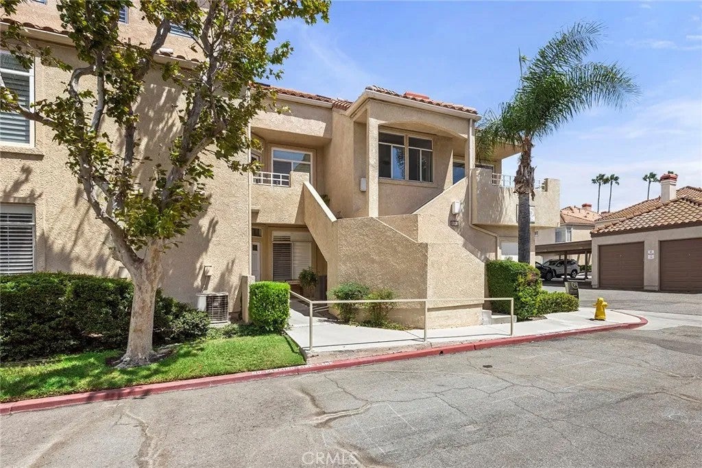 3195 Altura Court 201