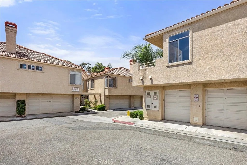 3195 Altura Court 201