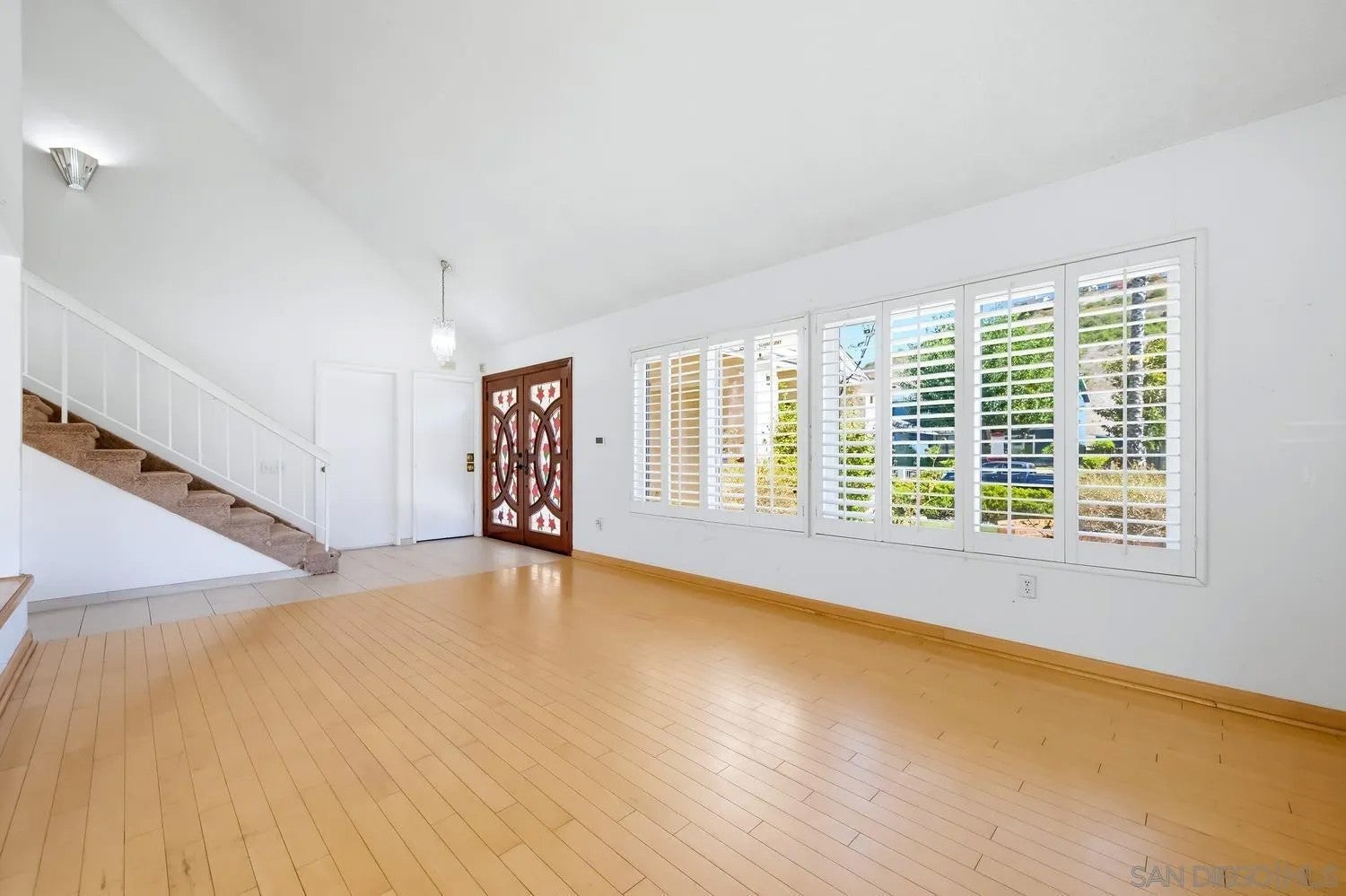 7832 Hillandale Dr