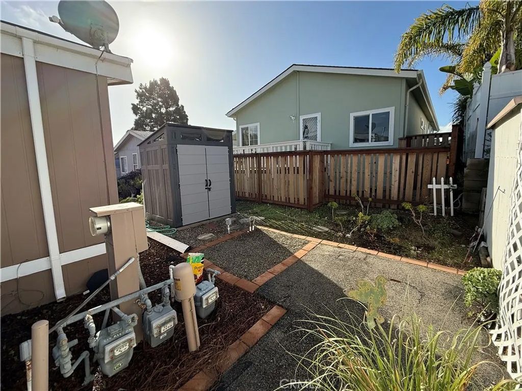 Photo of 513 Allepo Dr #13, Morro Bay, CA 93442 (MLS # SC25279982)