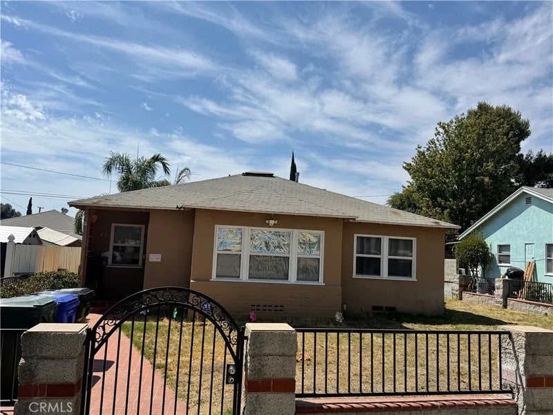 2456 N Waterman