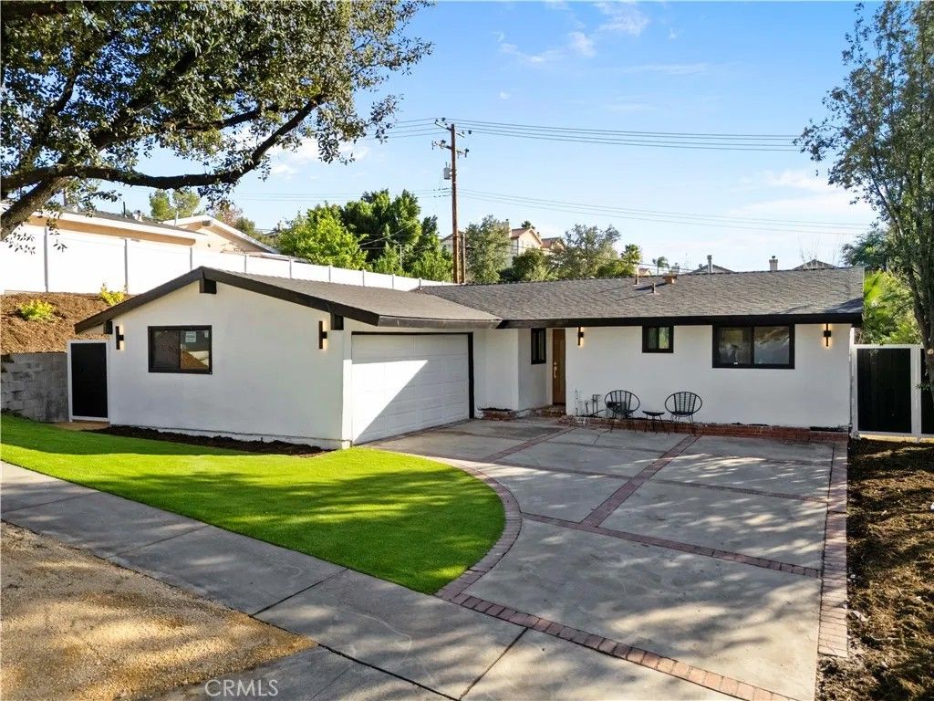 Photo of 18640 Kimbrough Street, Canyon Country, CA 91351 (MLS # SR25277271)