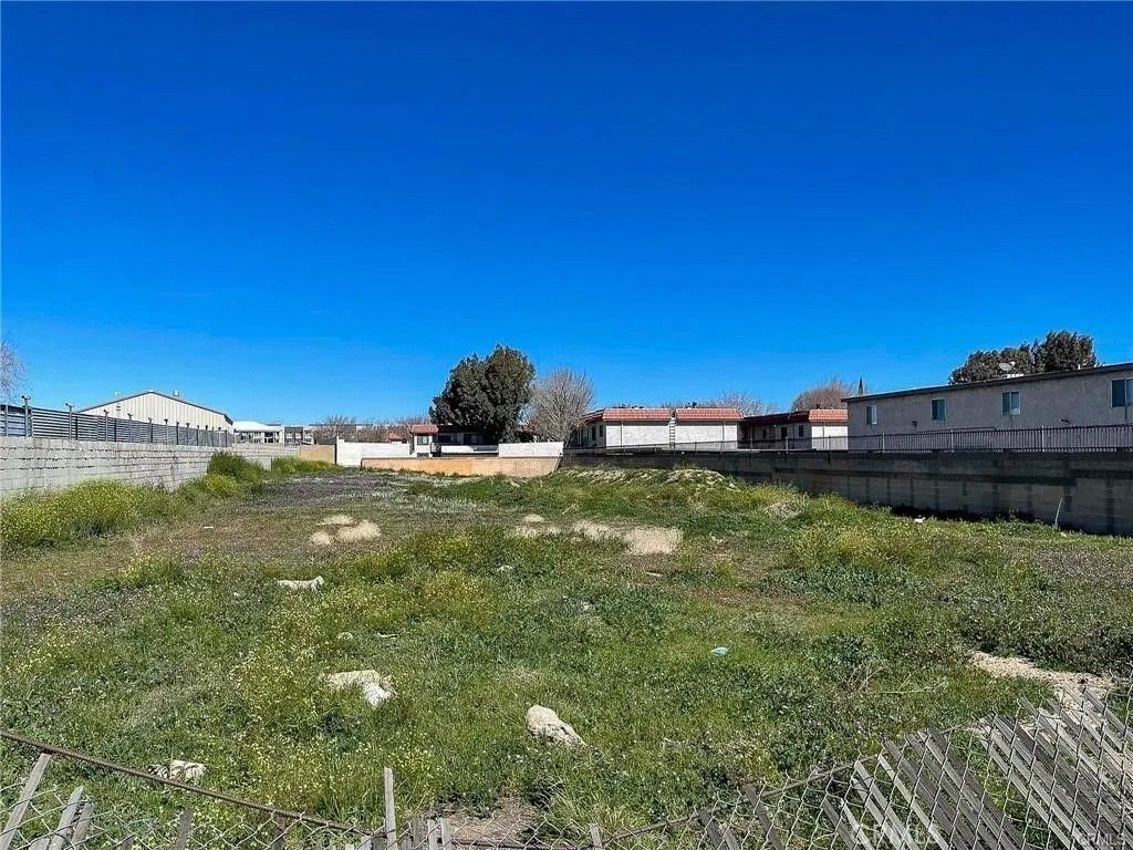 Photo of 0 Ave R VIC 9th STE, Palmdale, CA 93550 (MLS # SR25266953)