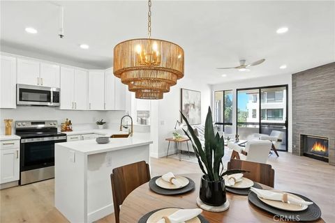 5875 Friars 4314 San Diego CA 92110