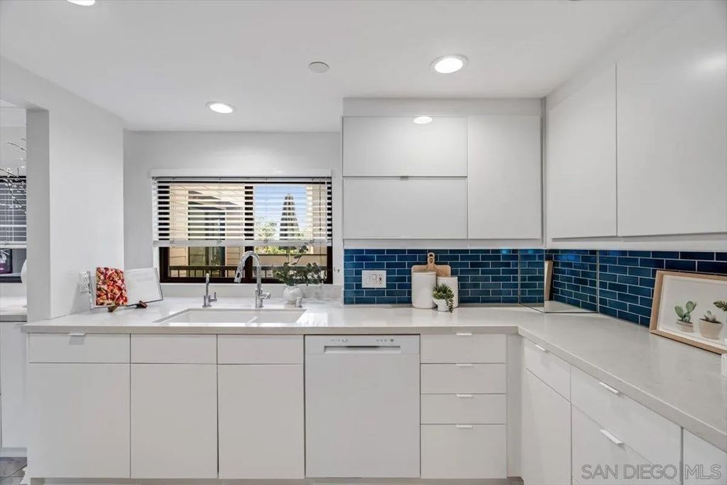 Photo of 7550 Eads Ave #209, La Jolla, CA 92037 (MLS # 250045758)