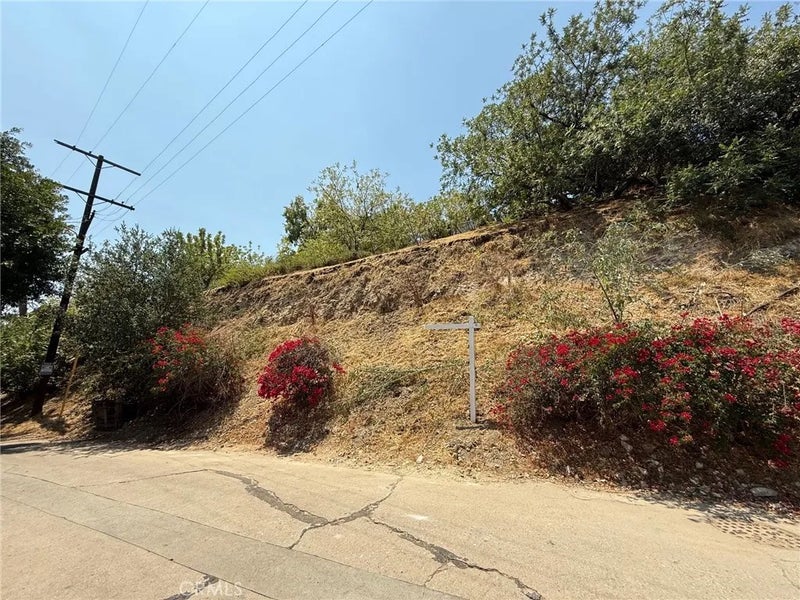4351 Glenmuir Ave.