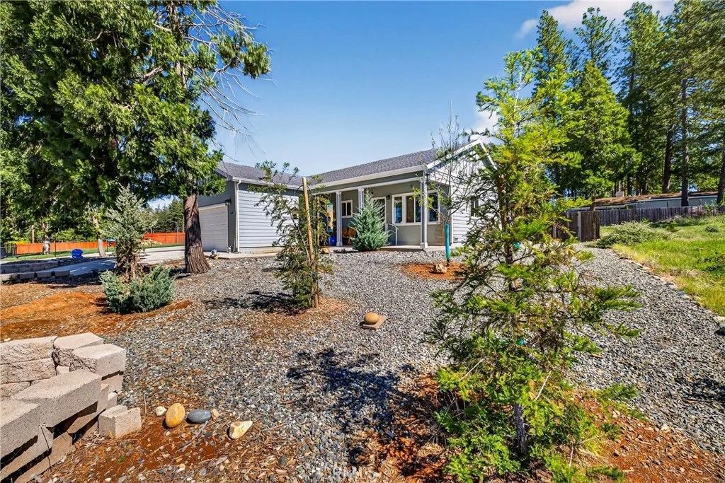 Photo of 14227 Elmira Cir, Magalia, CA 95954 (MLS # SN26072604)