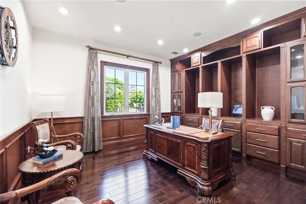 289 W Woodruff Avenue