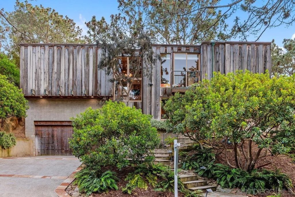 Photo of 367 Pine Needles Dr, Del Mar, CA 92014 (MLS # 260010522)