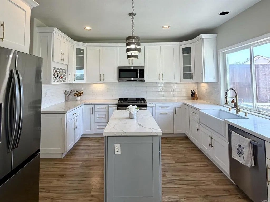 2151 Island Shore Way