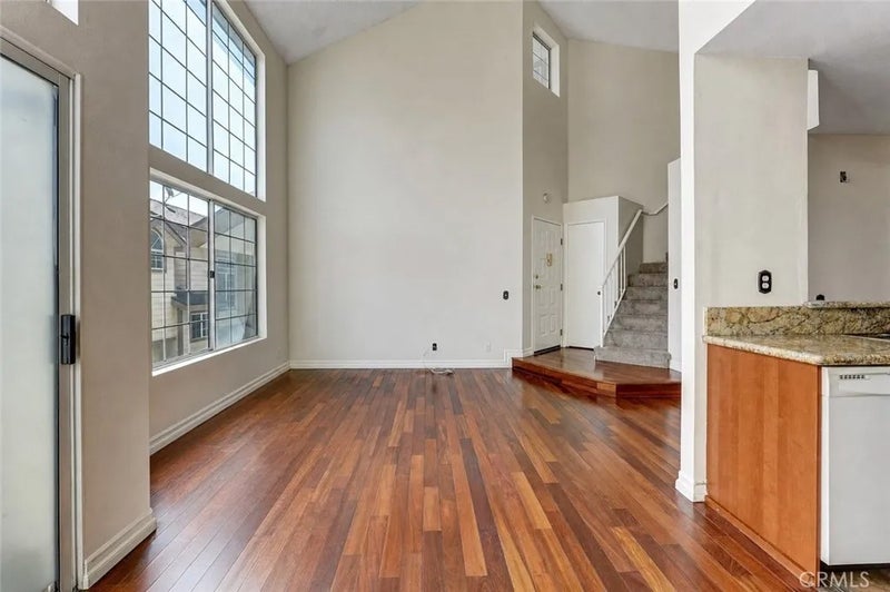 11150 Glenoaks 294