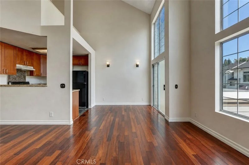 11150 Glenoaks 294