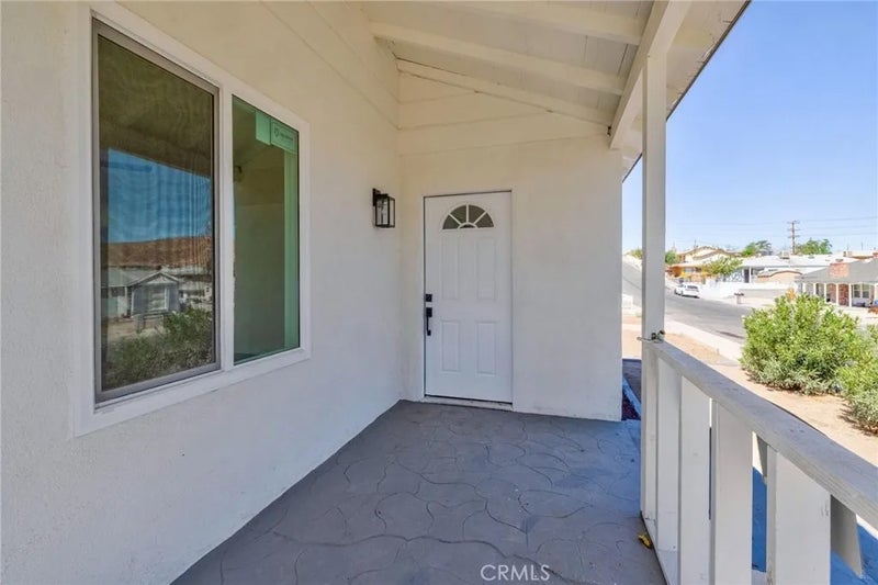 124 W Fredricks