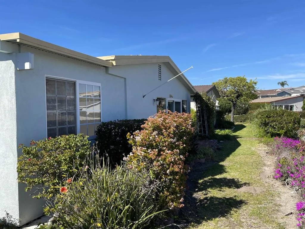 3808 Vista Campana South 22