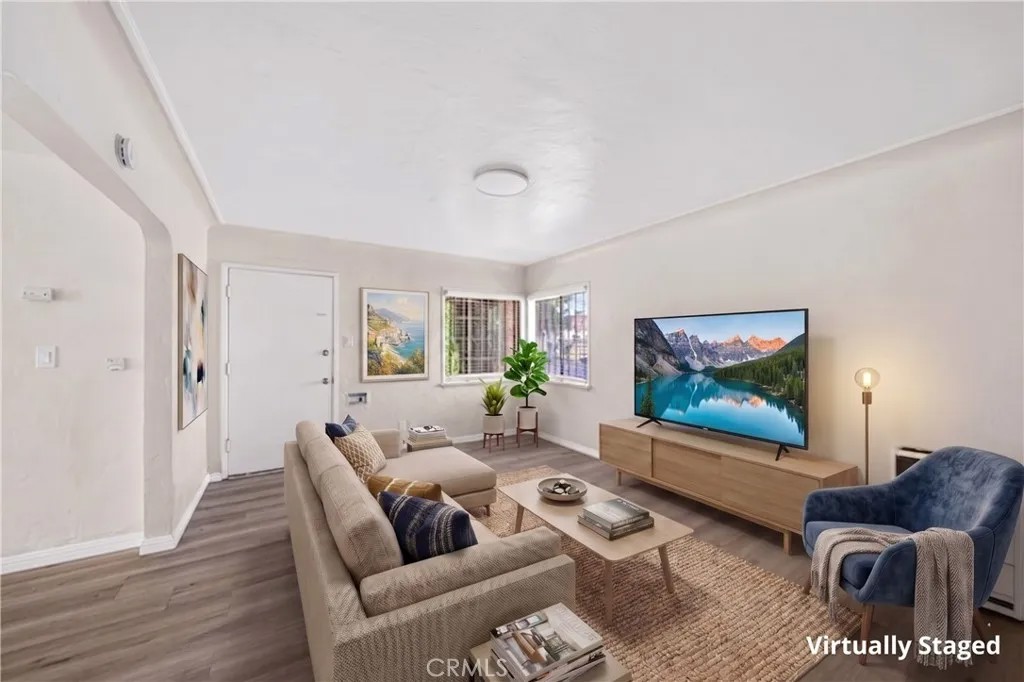 2901 E 65th