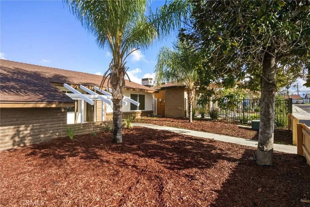 Photo of 438 Gardenia Circle, Hemet, CA 92543 (MLS # SW26001850)