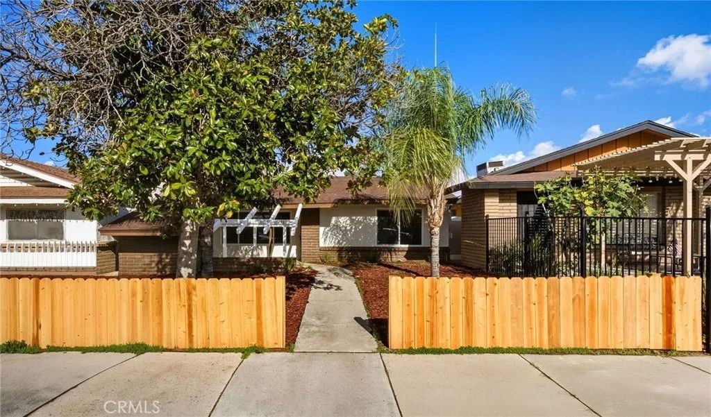 Photo of 438 Gardenia Circle, Hemet, CA 92543 (MLS # SW26001850)