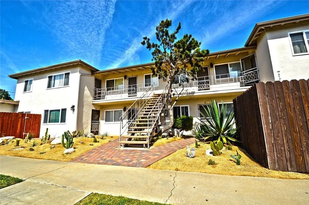 Photo of 711 indianapolis Ave #8, Huntington Beach, CA 92648 (MLS # OC26017143)