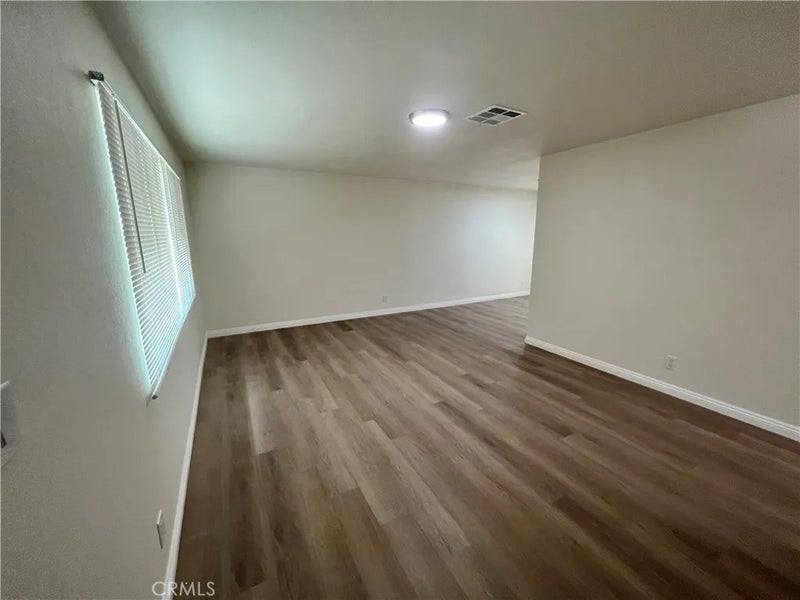 5447 Mariposa Avenue