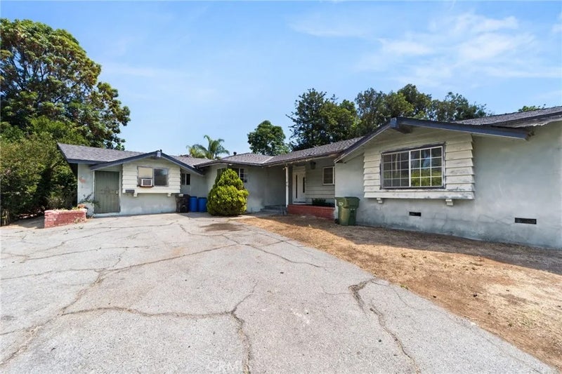 3242 N Rancho La Carlota