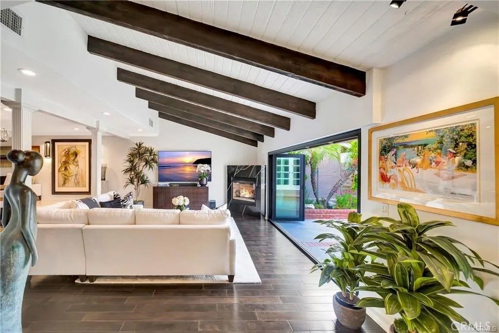 Photo of 4420 Park Jazmin, Calabasas, CA 91302 (MLS # SR25266846)