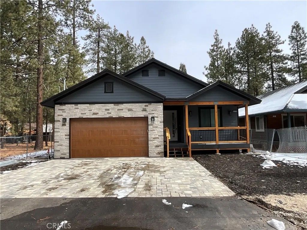 Photo of 916 Michael Avenue, Big Bear Lake, CA 92314 (MLS # OC26078305)
