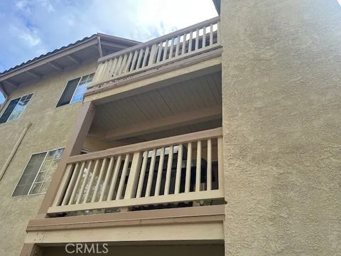 Tiny photo for 5837 Oak Bend Ln #311, Oak Park, CA 91377 (MLS # SR25231132)