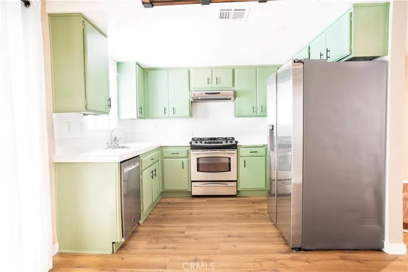 8254 Wentworth