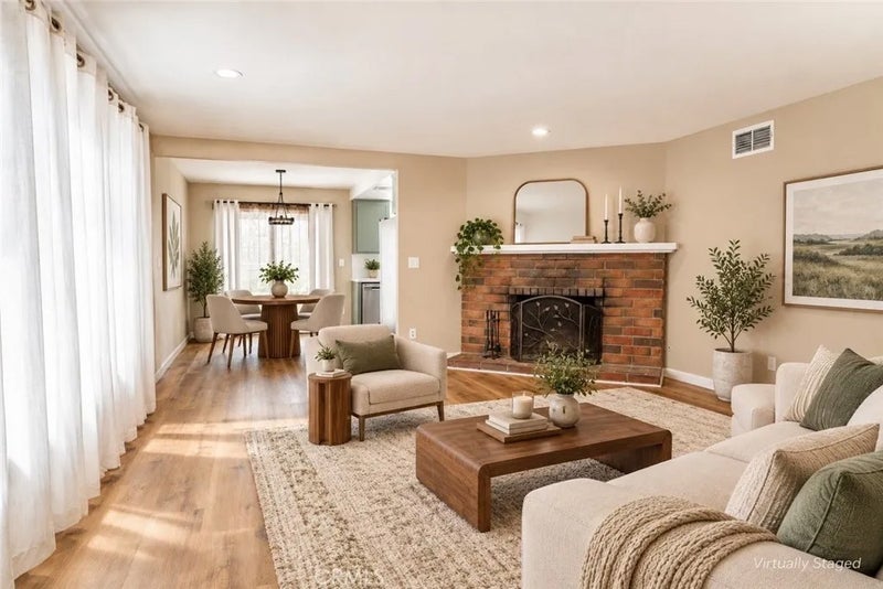 8254 Wentworth