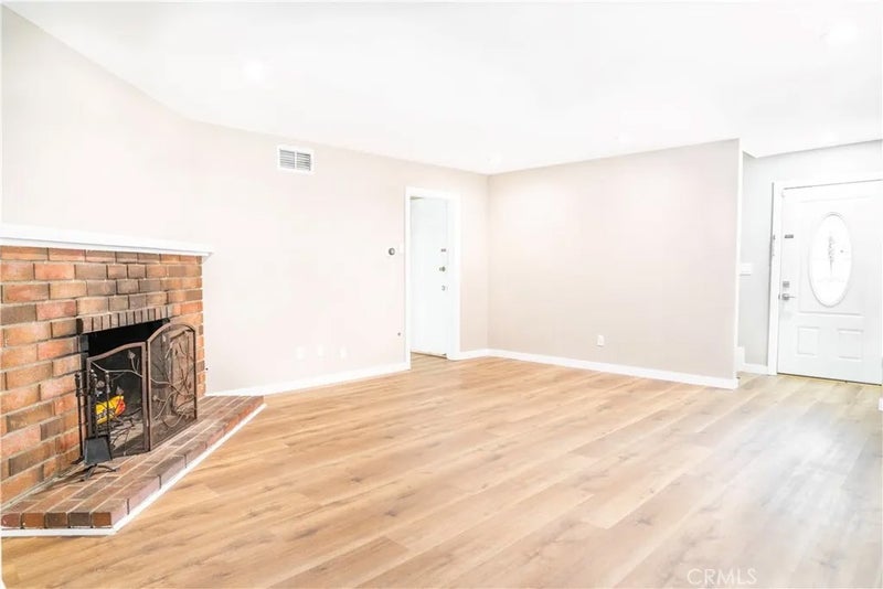 8254 Wentworth