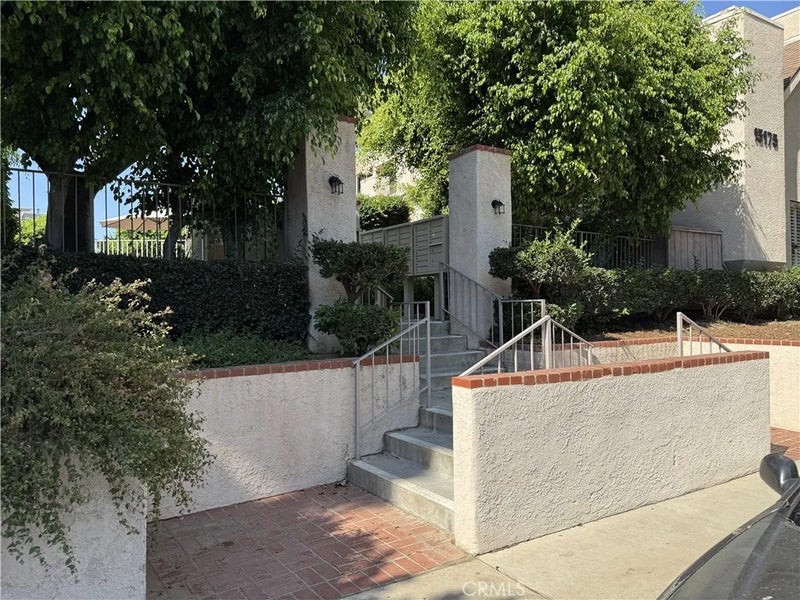 15221 Magnolia E