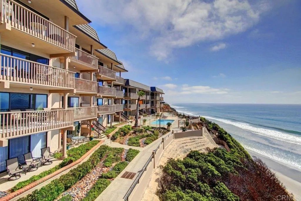 Photo of 870 S Sierra Ave, Solana Beach, CA 92075 (MLS # NDP2508333)