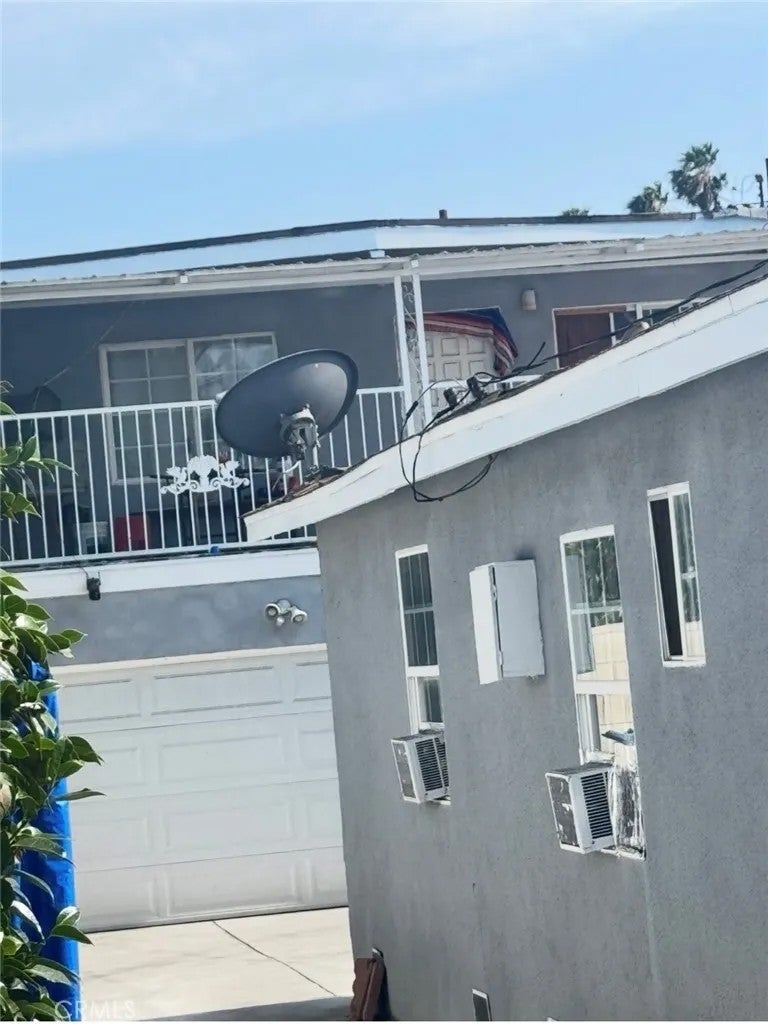4132 W 105th