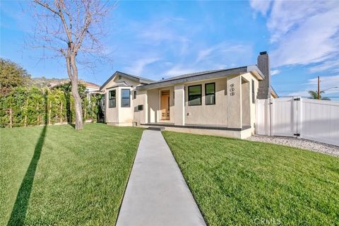 Photo of 900 E Palm Avenue, Burbank, CA 91501 (MLS # GD26009886)