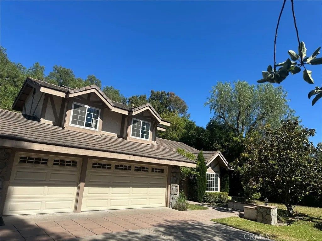 Photo of 20639 Circulo Loma, Yorba Linda, CA 92887 (MLS # OC25279479)