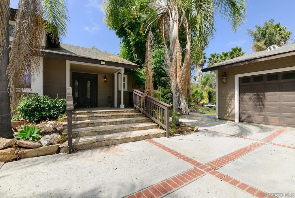 Photo of 30015 Ridge Creek Rd, Valley Center, CA 92082 (MLS # 250040579)