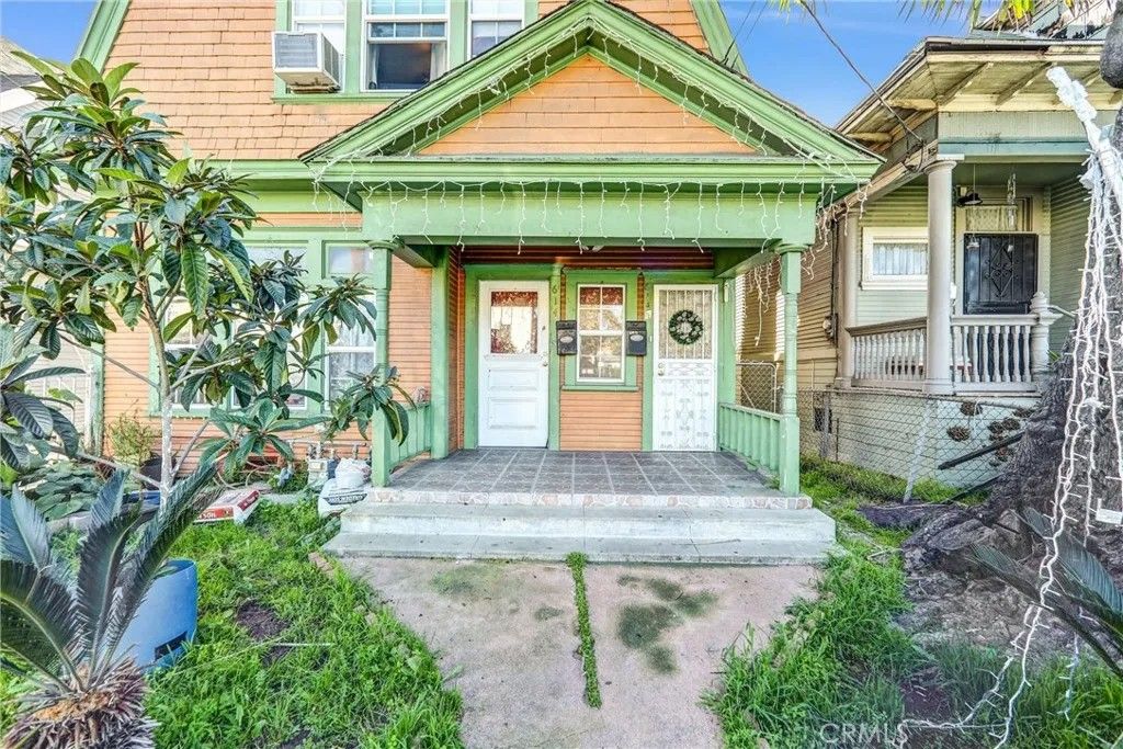 Photo of 614 E 21st St, Los Angeles, CA 90011 (MLS # AR26014111)